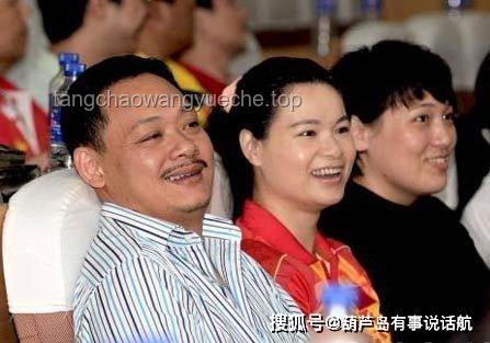 “家庭幽默趋势：欠揍老婆现象与笑一整天文化的未来展望”